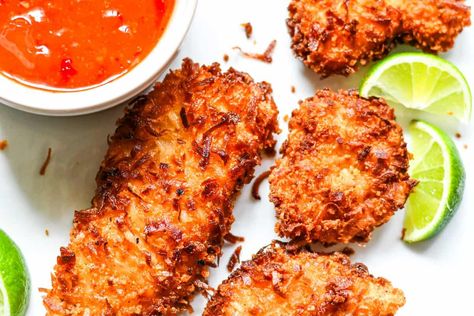 Crispy Coconut Crusted Fish with Easy Sweet Chili Sauce Paddlefish Recipe, Coconut Crusted Fish, Best Oil For Frying, Sweet Chili Sauce Recipe, Crusted Fish, Goose Recipes, Coconut Fish, Chili Sauce Recipe, Duck Recipes