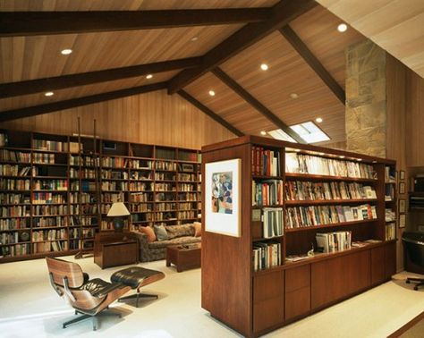 Home Library Design Ideas-48-1 Kindesign Home Library Design Ideas, Contemporary Family Room, Lots Of Books, Library Room, Contemporary Home Office, Attic Design, Attic Apartment, Home Library Design, Attic Renovation