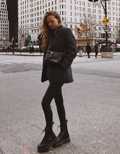 Jadon Outfit, Doc Martens Outfit Summer, Dr Martens Outfit, Doc Martens Outfit, Daily Outfit Inspiration, Looks Street Style, Mode Inspo, 가을 패션, Outfits Casual