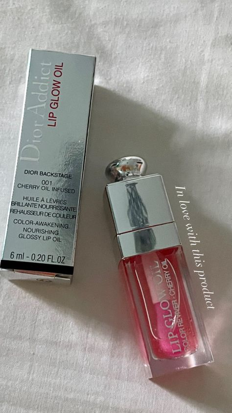 Door Lip Oil, Dior Lip Oil Aesthetic, Lip Glow Oil Dior, Lip Oil Aesthetic, Makeup Gift Ideas, Lip Gloss Aesthetic, Oil Aesthetic, Dior Lip Glow Oil, Dior Lip Oil