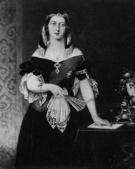 Queen Victoria Facts, Luxury Prints, Victoria's Children, University Of Glasgow, Queen Victoria Family, Victoria Art, Royal Photography, Walker Art, Royal Queen