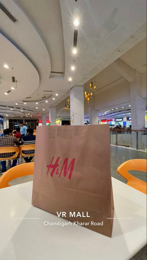 H And M Snap, H&m Shopping Bag Snapchat, H M Snapchat Story, H&m Snap, Chandigarh Airport, Fake Streaks, H&m Shopping, Beautiful Bedroom Furniture, Photography 2023