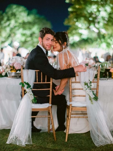 Priyanka Chopra Wedding, Celebrity Wedding Hair, Wedding Checklist Printable, Happy One Year Anniversary, Indian Couple, Couple Pic, Engagement Celebration, Celebrity Engagement Rings, Gorgeous Couple