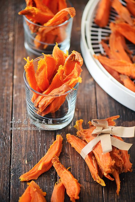 Sweet Potato Dehydrated, Dried Sweet Potatoes, Dehydrated Sweet Potato Chips, Dehydrating Sweet Potatoes, Dehydrate Sweet Potatoes, Dehydrated Sweet Potatoes, Dehydrate Recipes, Baked Yam, Dehydration Recipes