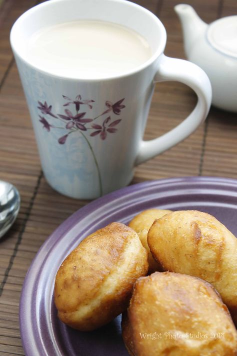 It's tea time somewhere. Enjoy this lovely cup of Kenyan Chai (black tea with a spicy aroma of Tea Masala and a dash of milk). Indulge in cardamon flavoured Mahamri (mini-donughts). Easy Chia Seed Pudding, Chocolate Chia Seed Pudding, Healthy Breakfast Bowls, Coconut Chia, Coconut Chia Pudding, Chia Seed Recipes Pudding, Chai Spice, Healthy Kitchen, Breakfast Bake