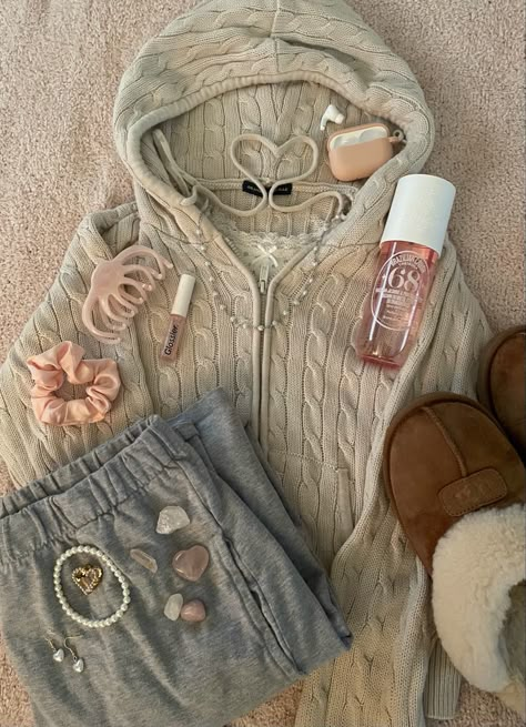 Outfit Inspo With Stores, What To Wear On Your Birthday To School, Artsy Cute Outfits, Cute Monday Outfits For School, Coquette Outfit For School, Cute Outfits For The Mall, Cute Study Outfit, Aesthetic Outfit Pictures, Warm Cute Outfits