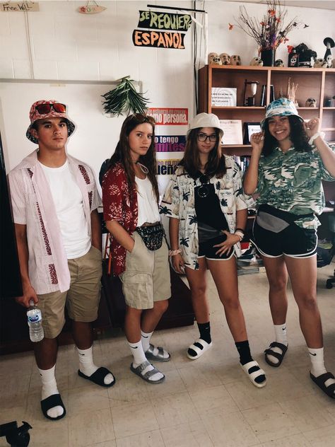 tourist | costume | vacation | spirit week | school spirit Tourist Outfit Spirit Week, Tacky Tourist Outfit, Tourist Halloween Costume, Tourist Costume, Spirit Weeks, Tacky Tourist, College Halloween Costume Ideas, College Halloween Costume, Diy Group Halloween Costumes