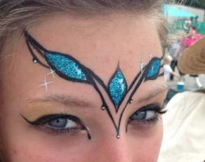 Face Paint Ideas For Adults, Crown Face Paint, Facepainting Ideas Easy, Festival Face Paint, Face Paint Ideas, Adult Face Painting, Make Carnaval, Glitter Bar, Girl Face Painting