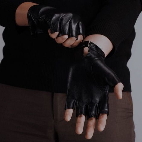 Leather Gloves Aesthetic, Alec Lightwood Aesthetic, Tommy Merlyn, Eddie Brock Venom, Bucky Barnes Aesthetic, Simon Lewis, Bucky Barnes Winter Soldier, Alec Lightwood, Star Lord