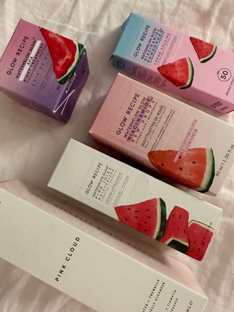 Pink Aesthetic Light, Glow Recipe Aesthetic, Pink Skincare Products, Glow Recipe Watermelon Body Cream, Watermelon Glow Pink Juice Moisturizer, Vanity Skincare, Herbivore Skincare, Skin Care Pink Aesthetic, Watermelon Skincare Products