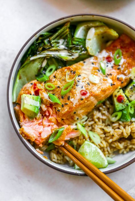 Salmon On Bbq, Choy Recipes, Japanese Mayo, Crispy Cauliflower, Cook Salmon, Grain Bowls, Rice Bowls Recipes, Salmon And Rice, Fresh Recipes