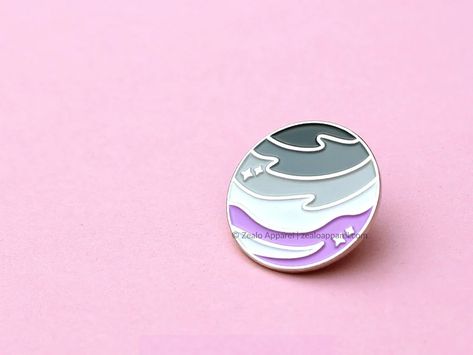 Pastel Aseksuele Planeet Emaille Pin ace trots subtiele | Etsy Asexual Aesthetic, Demisexual Flag, Feminist Enamel Pins, Pride Badges, Ace Flag, Fantasy High, Ace Pride, Asexual Pride, Lgbtq Flags