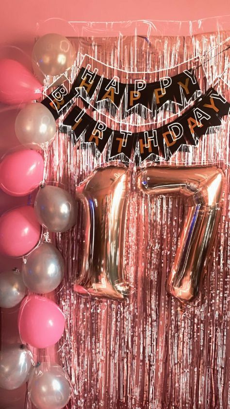 Rose Gold Birthday Aesthetic, Aniversario Rose Gold, 17 Birthday Decor, Rose Gold Bday Party Ideas, 17 Birthday Ideas Decoration, Diy 16th Birthday Decorations, Rose Gold Birthday Party Decorations Ideas, 17th Birthday Decoration Ideas, 17th Birthday Ideas Decorations