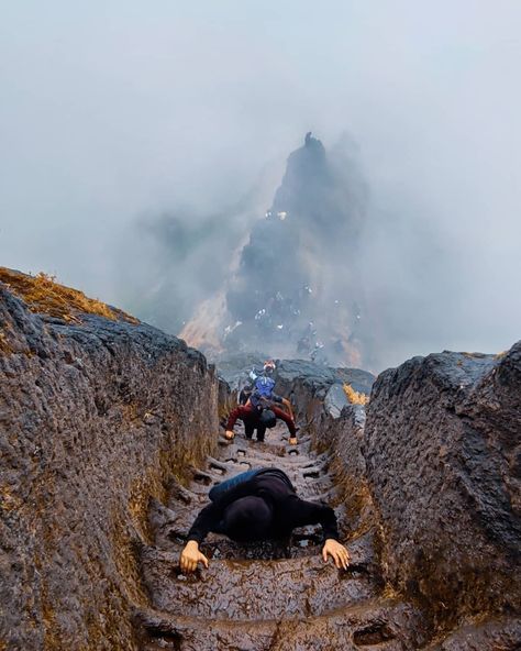 Harihar Fort, Chhatrapati Shivaji Maharaj, Prabhas Pics, Shivaji Maharaj, Mumbai Maharashtra, Photo Frame Gallery, Incredible India, India Travel, Lonely Planet