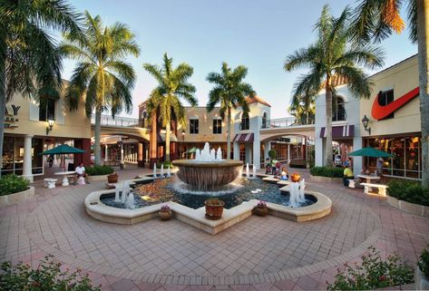 Outlet Mall Aesthetic, Shopping Center Architecture, Covered Walkways, Outlet Village, Mall Facade, Shopping Mall Design, Plaza Design, Senior Thesis, Retail Facade