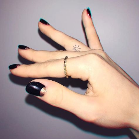 Dove Cameron Sun Finger Tattoo | Steal Her Style Sun Finger Tattoo, Tiny Sun Tattoo, Dove Cameron Tattoo, Sunshine Tattoo, Tiny Finger Tattoos, Small Finger Tattoos, Finger Tattoo For Women, Sun Tattoos, Steal Her Style