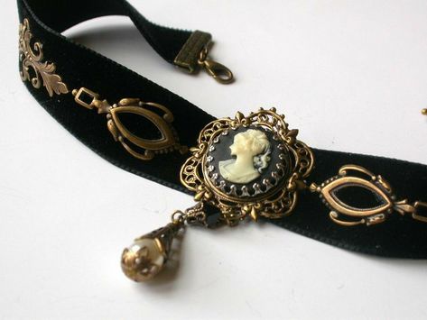 Cameo Choker, Couture Dior, Victorian Gothic Jewelry, Victorian Choker, Brass Decoration, Black Cameo, Gothic Choker, Choker Black, Gothic Chokers