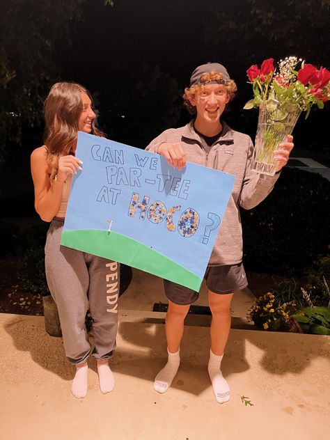 Homecoming / date / hoco proposal / golf theme / couple / VSCO / inspo / dance Gold Hoco Proposals, Golf Hoco Proposals, Hoco Boards, Formal Proposal, Golf Promposal, Homecoming Poster Ideas, Formal Proposals, Homecoming Dates, Dance Proposals