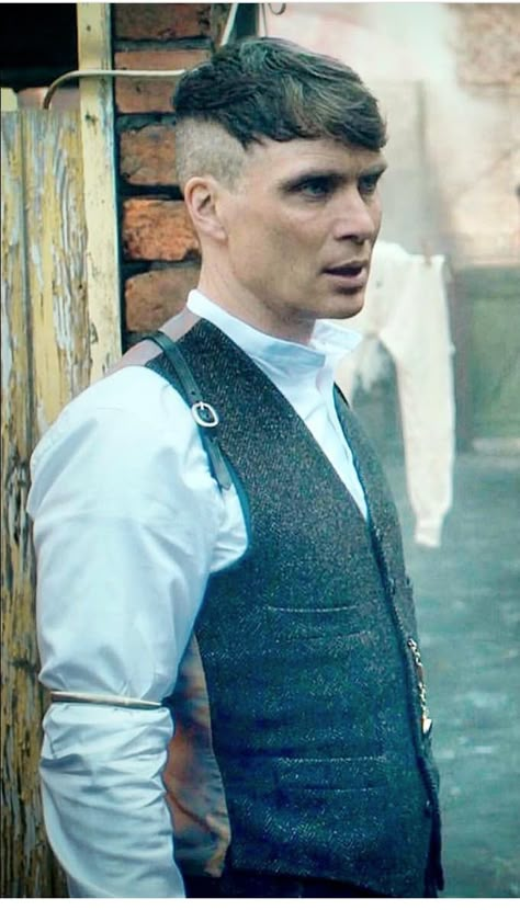 Tommy Shelby | Peaky Blinders Thomas Shelby Haircut, Shelby Haircut, Tommy Shelby Hair, Peaky Blinders Hair, Peaky Blinders Fashion, Peaky Blinders Costume, Bowl Haircuts, Peaky Blinders Thomas, Peaky Blinders Tommy Shelby