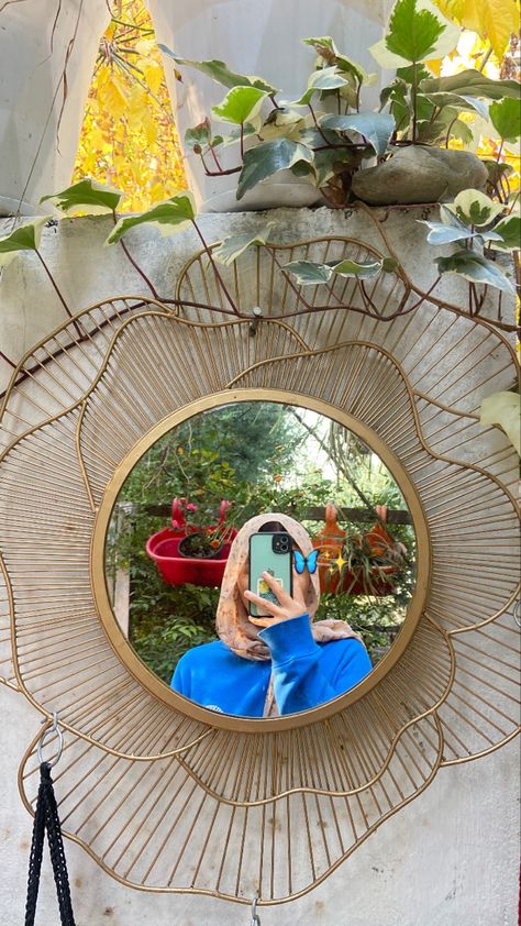 Mirror Sculpture, Art Mirror, Beach Background Images, Hijabi Fashion Casual, Hijabi Aesthetic, Beach Background, Sculpture Metal, Decorative Mirror, Golden Rose