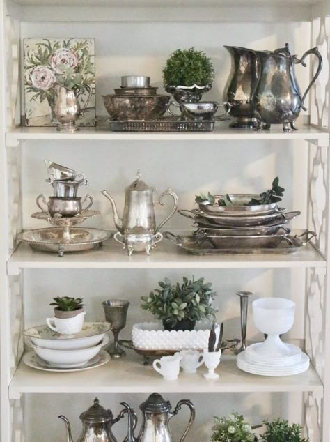 Vintage Silverware Display Cute Ideas, Silver Display Cabinet, China Cabinet Silver Display, Antique Silver Decor Ideas, Silver Tray Display, Vintage Silver Table Setting, Silver Display Ideas, Vintage China Display Ideas, Vintage Silver Decor Ideas