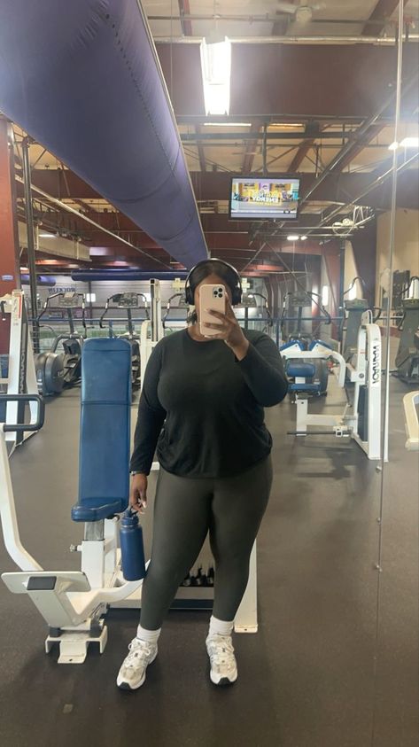 Gym Outfit Plus Size, Gym Plus Size, Plus Size Gym Outfits, Gym Baddie, Aesthetic Outfits Plus Size, Plus Size Gym, Pic Mirror, Joyful Movement, Gym Mirror