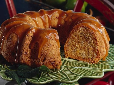 Harvest Pound Cake Harvest Cake, Butter Pecan Ice Cream, Cake With Caramel, Bundt Cake Recipe, Cranberry Recipes, Bundt Cakes Recipes, Apple Harvest, Pound Cakes, Pound Cake Recipes