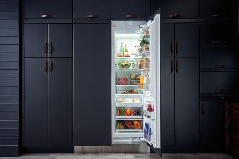 Why a hidden fridge is the next big thing in kitchen renovations - Vogue Australia Built In Refrigerator Cabinet, Fridge Cabinet Ideas, Above Fridge Cabinet, Hidden Fridge, Signature Kitchen Suite, Integrated Refrigerator, Column Refrigerator, Fridge Design, Desk Organization Ideas