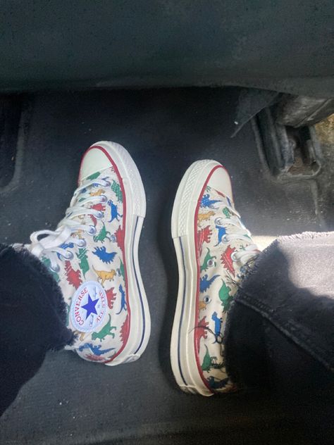 #converse #converseallstar #conversestyle #outfits #dinosaur #conversevintage #vintage #conversebyme Vintage Vans Shoes, Dino Converse, Dinosaur Converse, Dino Outfit, Converse Ideas, Converse Fits, Cool Converse, Cute Converse Shoes, Converse Vintage