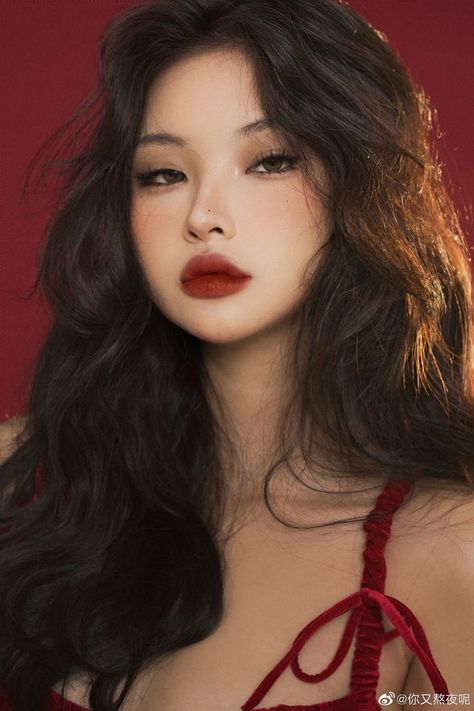 Red Lipstick Makeup Looks, Red Makeup Looks, Red Lips Makeup Look, Asian Makeup Looks, Red Lipstick Makeup, Bold Makeup Looks, Red Lip Makeup, Douyin Makeup, Ulzzang Makeup