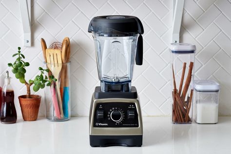 If you found a sleek hunk of blender under your Christmas tree this year, here are five things you should know as you get acquainted. Blender Hacks, Blender Tips, Vitamix Blender, Pureed Soup, Real Kitchen, Cooking For A Crowd, Best Blenders, Morning Smoothie, Popular Kitchens