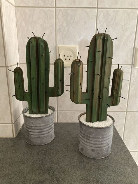 Wooden Cactus Decor, Diy Wood Cactus, Wooden Cactus Diy, Diy Western Crafts To Sell, Wood Cactus, Wooden Cactus, Cactus Craft, Cactus Diy, Cactus Decor