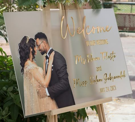 Rose Gold Silver And White Wedding Decorations, Welcome Sign With Picture Wedding, Wedding Placards Ideas, Wedding Picture Mirror, Entrance Wedding Sign, Wedding Sign With Picture, Wedding Welcome Signs Entrance, Welcome Wedding Sign Entrance, Black Couples Wedding