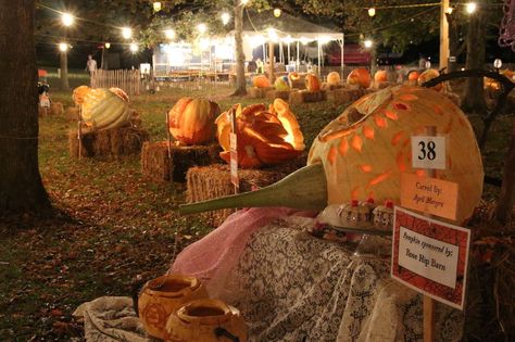 Best Halloween Festivals & Carnivals in Small Town USA - Thrillist Small Town Festival Ideas, Small Town Halloween, Halloween In A Small Town, Small Town Festival Aesthetic, Small Town Fall Festival, Small Town Carnival, Small Town Festival, Festival Of The Dead, Autumn Fair