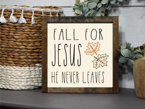 Vintage White Background, Fall Decor Signs, Fall For Jesus, Fall Decor Diy Crafts, Small Leaves, Rustic Wood Sign, Fall Decor Inspiration, Fall Thanksgiving Decor, Fall Deco