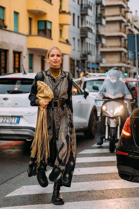 Eclectic Street Style Summer, Berlin Fashion Street, Fashion Week Berlin, Milan Fashion Week Street Style, Leonie Hanne, Berlin Fashion Week, Estilo Hippie, Style Moodboard, Berlin Fashion