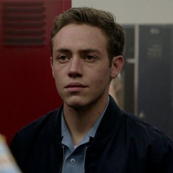 Carl Gallagher Police, Carl Gallagher Cop, Carl Shameless, Ethan Cutkosky, Carl Gallagher, Favorite Wallpaper, Policeman, Smash Cake, White Boys