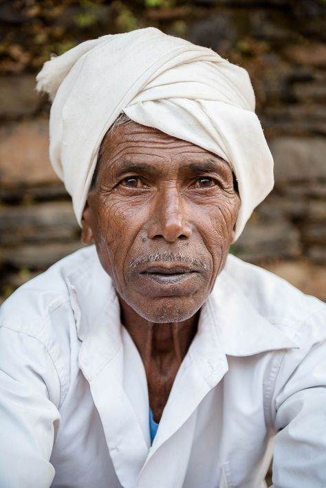 Portrait of an Indian man dressed in white clothes and turban. Chhattisgarh, India. Abraham In The Bible, Dressed In White, Indian Pictures, White Clothes, Indian Man, Face Reference, Old Men, Old Man, Male Face