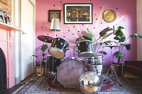 A Happy Melbourne Home Features a Hot Pink Drum Room and Lightning Bolt and Rainbow Headboards: gallery image 4 Quirky Living Room, Rainbow Headboard, Diy Disco Ball, Drum Room, Australia House, Day Club, Room London, Living Room Photos, Melbourne House