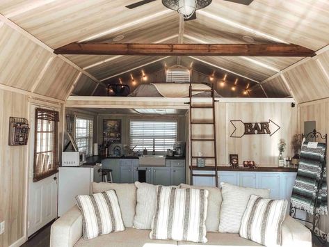 Tiny House Rentals on Instagram: “Converting sheds and barns to tiny homes is becoming popular, and if you’re wondering what’s it’s like to stay in one, here’s a beauty you…” Shed Homes Interior, Shed House Interior, Shed Homes Ideas, Tiny Home Shed, Lofted Cabin, Shed Tiny Home, Tiny House Rentals, Backyard Guest Houses, Shed Tiny House