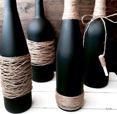 Black Wine Bottle Decor, Wine Bottle Home Decor, Diy With Wine Bottles, Wine Bottle Crafts Wedding, Diy Bottle Decor, Diy Wine Bottle Decor, Diy Wine Bottles, Decorate Wine Bottles, Empty Wine Bottle Crafts