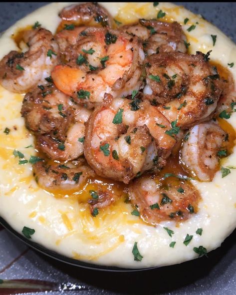 Fish And Grits, Shrimp Grits, Shrimp And Grits, Shrimp N Grits, Tasty Vegetarian Recipes, Grits, Vegan Dishes, Food Obsession, Healthy Snacks Recipes