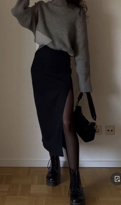 Fall Outfit Skirt Tights, Fall And Winter Office Outfits, Fall Outfits Women Alternative, Minimalistic Look Outfits, Dark Office Outfits Women, Dress With A Sweater Over It, Long Skirts Outfit Winter, Classy Alternative Style, Buisness Casual Women Outfits Chic Dress