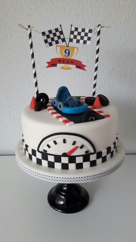 Go Kart Cake Ideas, Pastel F1, Go Kart Cake, Sports Car Cake, Vehicle Cake, Car Cakes For Boys, Racing Cake, Disney Cars Cake, Modern Birthday Cakes