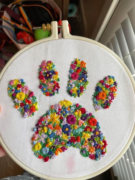 Floral Paw Print, Paw Embroidery, Paw Print Embroidery, Print Embroidery, Pola Sulam, Embroidery Floral, Dog Paw, Dog Paws, Paw Print