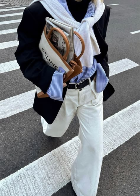 Scandi Style Fashion, White Jeans Winter, Early Fall, 가을 패션, Streetwear Outfits, Pre Fall, Minimalist Outfit, Fall 2024, Style Classic