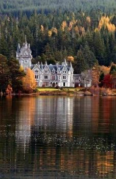 Solve Ardvarikie castle,loch Laggan jigsaw puzzle online with 70 pieces Ardverikie Castle, Hohenzollern Castle, Bodiam Castle, Old Castle, Scenery Photos, Castles In Scotland, Late Autumn, Large House, Scottish Castles