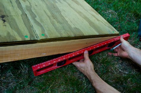 How to build a shed ramp to make it easier to move your tools and lawn mowers in and out. Prefabricated Sheds, Shed Ramp, Shed Landscaping, Build A Shed, Build Your Own Shed, Shed Construction, Shed Organization, Shed Kits, Shed Plan