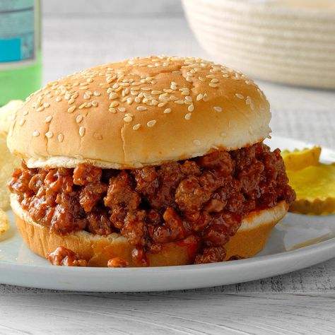 Sloppy Joes Sandwiches Classic Sloppy Joe Recipe, Best Sloppy Joe Recipe, Slow Cooker Sloppy Joes, Homemade Sloppy Joe Recipe, Sloppy Joes Sandwich, Sloppy Joe Recipe, Homemade Sloppy Joes, Joe Recipe, Sloppy Joes Recipe