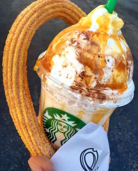 Starbucks Secret Menu Churro Frappuccino! White Mocha Syrup, Mocha Syrup, Frappuccino Starbucks Secret Menu, Starbucks Cookies, Frappuccino Starbucks, Starbucks Hacks, Starbucks Secret Menu Recipes, Secret Starbucks Recipes, Dessert Original